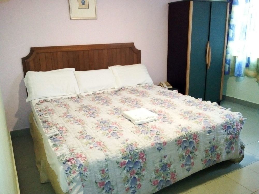 Oyo 89584 Hotel Sahara Kuala Kubu Baharu Kültér fotó