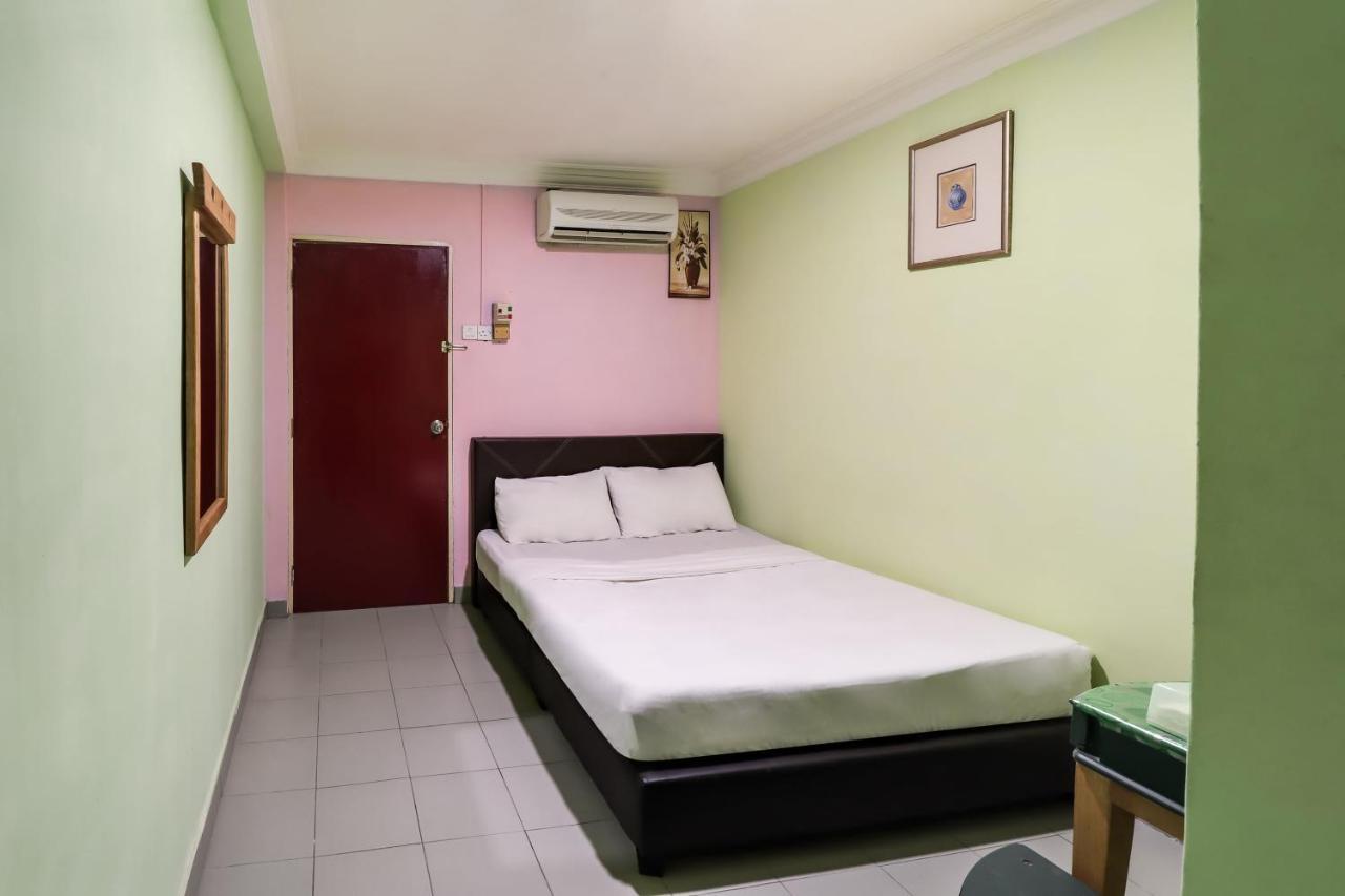Oyo 89584 Hotel Sahara Kuala Kubu Baharu Kültér fotó