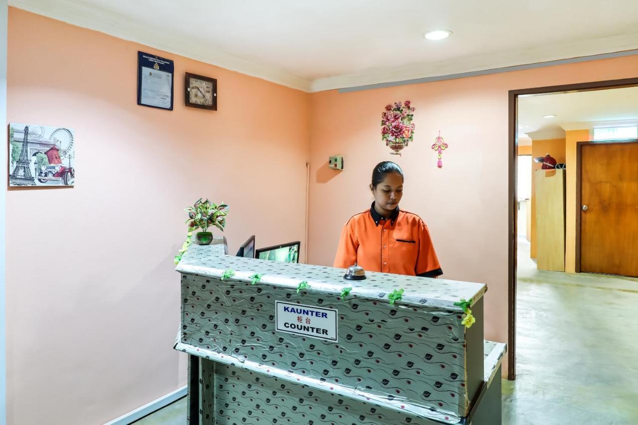 Oyo 89584 Hotel Sahara Kuala Kubu Baharu Kültér fotó
