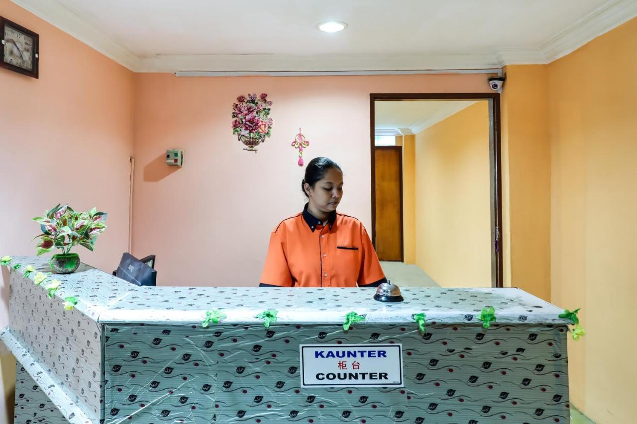 Oyo 89584 Hotel Sahara Kuala Kubu Baharu Kültér fotó